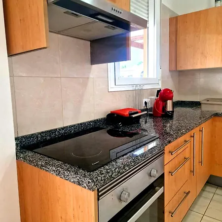 Bright And Spacious With Ocean View
